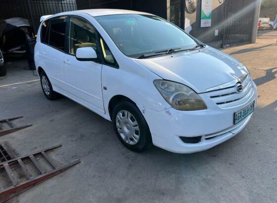 Toyota Spacio Novo aproveita