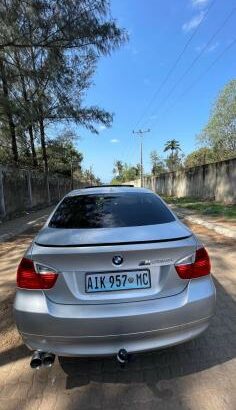 BMW 320i 2009 com Sunroof