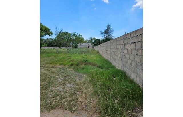 Chiango: Terreno 50/70 c/ Muro Próx. Condomínios SS Construções