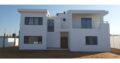 Vende-se uma espaçosa Moradia T5 no Mapulene