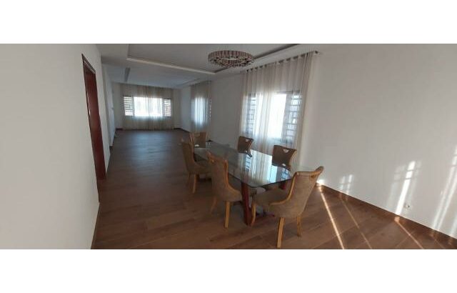 Vende se Vivenda T.6, Suites: Costa do Sol VIP