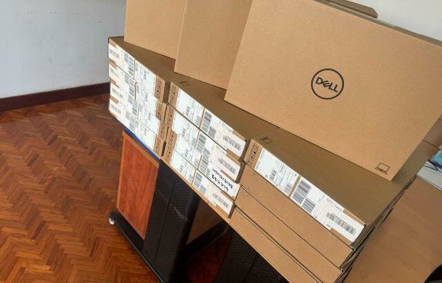 Laptop Dell Vostro 3520 | Core i3 | 512GB SSD | 8GB De RAM ( selado )