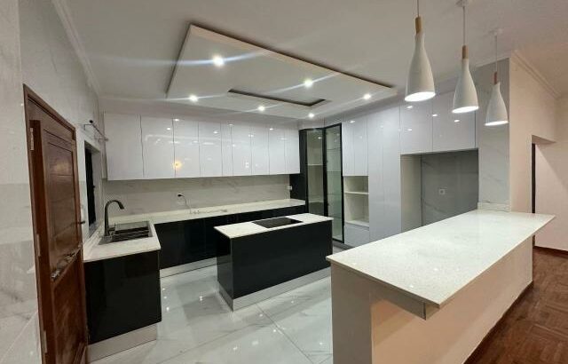 Vende se apartamento tipo 3 no bairro de laulane na Av dom Alexandre