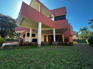 Arrenda-se Belíssima Moradia T4 na sommerschield II café sol