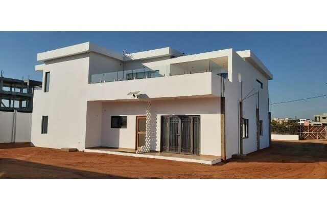 Vendo Casa T.6 Suite: Costa do Sol Mapulene VIP