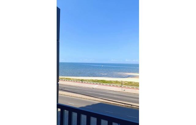 Park Moza Residence Arrenda-se Luxuoso Apartamento T1 Mobilado com vista ao mar