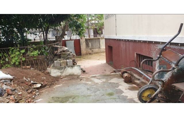 Vende-se uma propriedade na guerra Popular Maputo