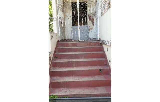 Vende-se uma propriedade na guerra Popular Maputo