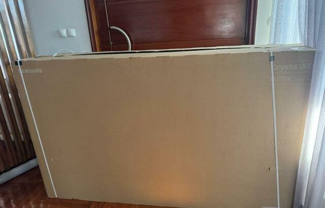 TV Samsung 85” Smart DU7000 ( Modelo 2024 ) selada
