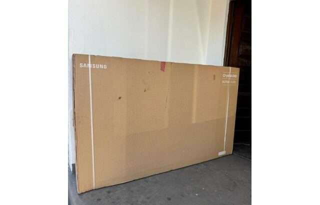 TV Samsung 75” Smart DU7000 ( 2024 ) selada / Super Promoção