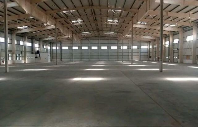 Arrenda-se Magnífico Armazém no chiango circular