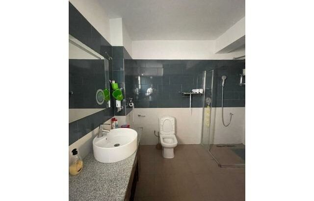 Arrenda-se Belíssima Geminada T3 no condomínio vila sol