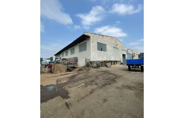 Vende-se grandes Armazéns na AV. FPLM