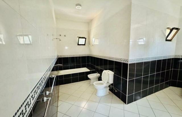 Arrenda-se Magnífica Moradia T4 na sommerschield II café sol