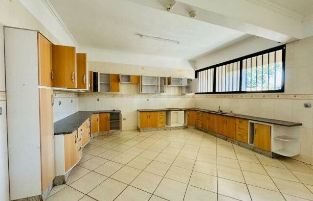 Arrenda-se Magnífica Moradia T4 na sommerschield II café sol