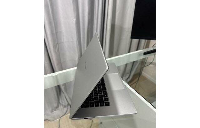 Huawei MateBook i3-10th Geração