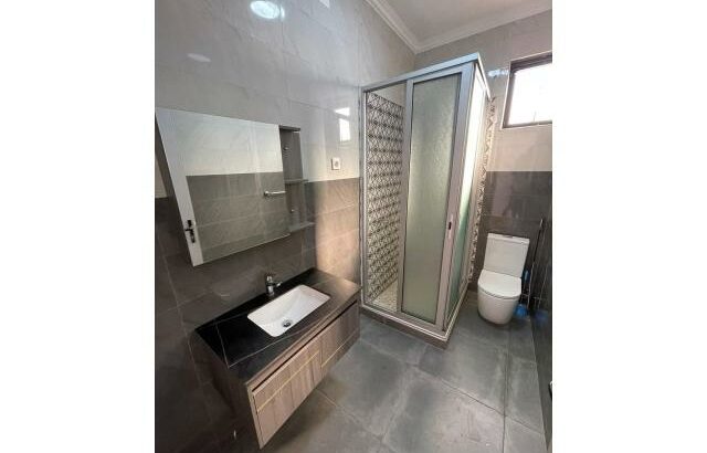 Arrenda-se Luxuosa Moradia T5 no kumbeza