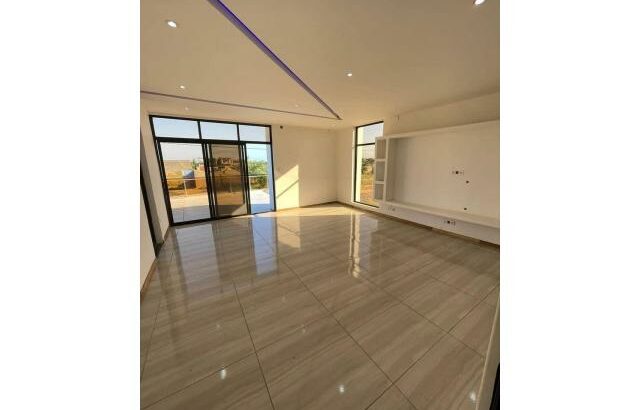 Arrenda-se Luxuosa Moradia T5 no kumbeza