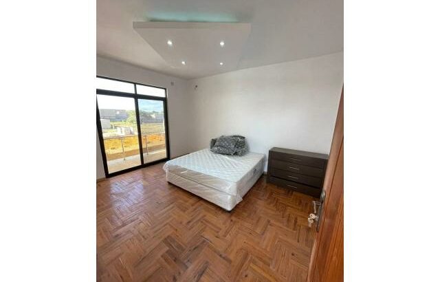 Arrenda-se Luxuosa Moradia T5 no kumbeza