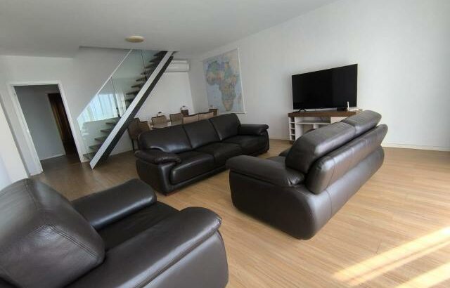 GOLF Residence Arrenda-se Luxuoso apartamento Duplex T3 Mobilado