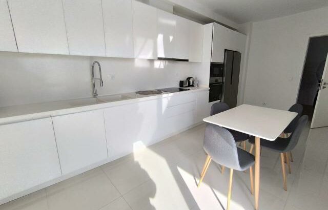 GOLF Residence Arrenda-se Luxuoso apartamento Duplex T3 Mobilado