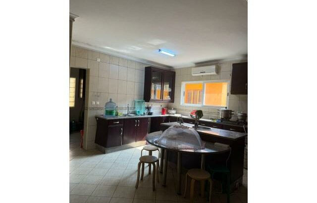 For sale – 7-bedroom independent house – Av. Marginal, Triunfo (🌊 sea view)  Price: 800,000 USD