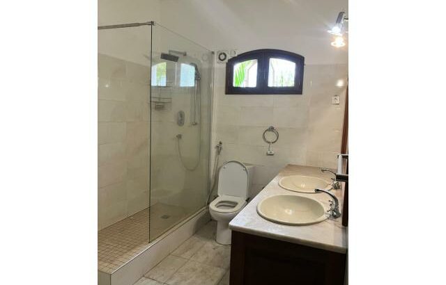 🏡 *Type 7 House with Private Pool for Sale – Sommershield, Maputo (Near UEM