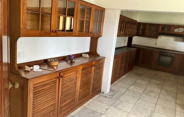 🏡 *Type 7 House with Private Pool for Sale – Sommershield, Maputo (Near UEM