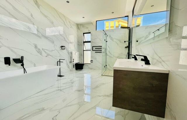 🏡 *FOR SALE: SUPER LUXURY 4-BEDROOM  IN MAPUTO -TRIUNFO, BEHIND AQUAPARK!*