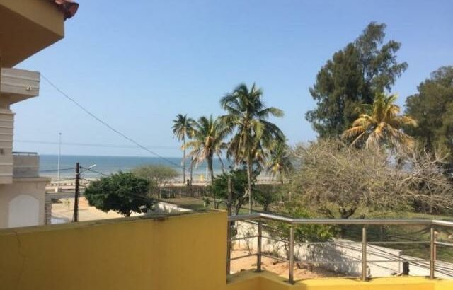 VENDE-SE MORADIA T7 INDEPENDENTE–Av. Marginal, Triunfo Velho (Vista para o Mar🌊) Preço: 800.000 USD
