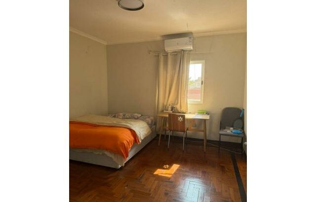 VENDE-SE MORADIA T7 INDEPENDENTE–Av. Marginal, Triunfo Velho (Vista para o Mar🌊) Preço: 800.000 USD