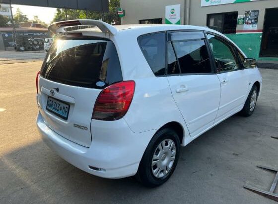 Toyota Spacio Novo aproveita