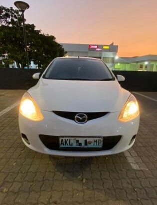 Mazda Demio novinho aproveita