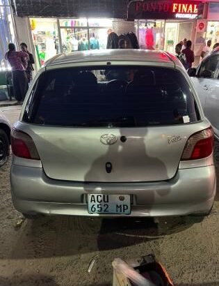 Toyota Vitz oportunidade única aproveita