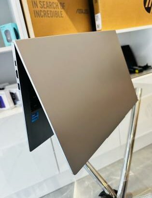 Acer Aspire Lite AL16  Laptop Semi-Novo  12th Gen Intel  Core i5-1235U  10 Cores 4.6GHz 8 GB DDR5 SDRAM 512GB SSD Storage NVMe Intel Iris XE Graphics