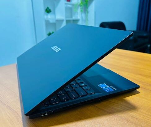 ASUS Expertbook B1 i7 13th 16GB RAM 1TB SSD 15.6”