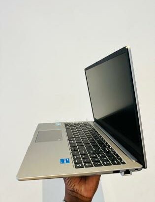 ASUS Expertbook P150 2024 i5 13th 16GB RAM 512GB SSD