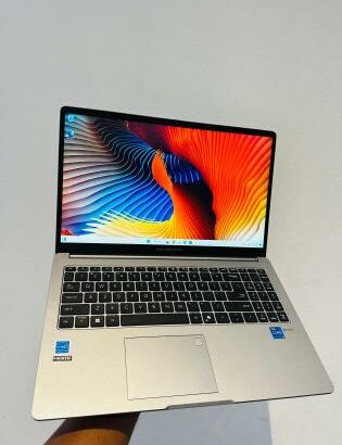 ASUS Expertbook P150 2024 i5 13th 16GB RAM 512GB SSD