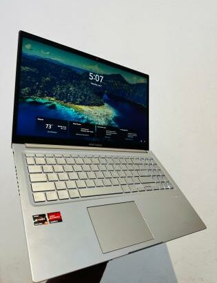 ASUS Vivobook AMD Ryzen 5 5600H 15.6” 8GB RAM 512GB SSD Com Gráfica AMD