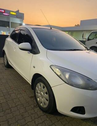 Mazda Demio novinho aproveita