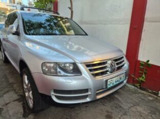 VW Touareg V6 aproveita
