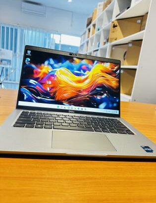 Dell Laptop Latitude 5440  Tela FHD AG de 14 polegadas  Intel Core i5-1345U 10 Core  (13ª geração)  12 CPUs  SSD 256 GB NVMe 16 GB  DDR5 SDRAM   Windo