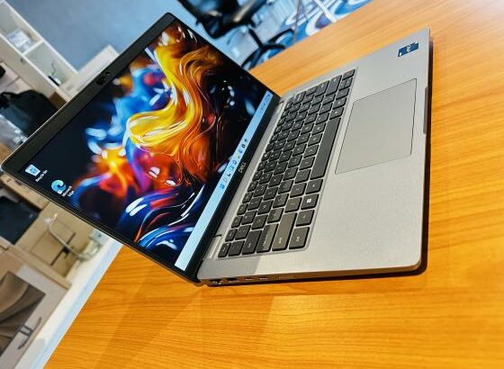 Dell Laptop Latitude 5440  Tela FHD AG de 14 polegadas  Intel Core i5-1345U 10 Core  (13ª geração)  12 CPUs  SSD 256 GB NVMe 16 GB  DDR5 SDRAM   Windo