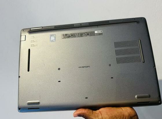 Dell Latitude 5521 UltraBook Machine 11 TH Generation Intel Core i7-11850H 2.50GHZ (16 CPUS ) 16 GB DDR4 SDRAM 512 GB SSD Intel UHD Graphics 15.6 Pole