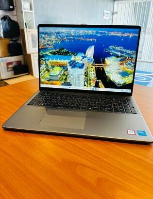 Dell Vostro 16 5640 Intel core 7 150u 15th 16GB RAM 1TB SSD