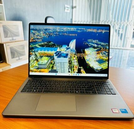 Dell Vostro 16 5640 Intel core 7 150u 15th 16GB RAM 1TB SSD