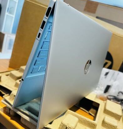 Hp Pavilion 15-eg3xxx Touchscreen  Novo na caixa Com Garantia  13 Th Gen Intel Core i5-1335U ( 12 CPUs)  8GB DDR5 SDRAM ,512 GB SSD NVMe 15.6 Polegada