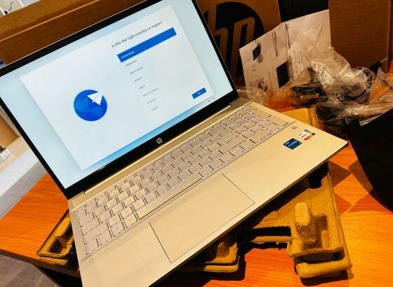 HP Pavilion 15 Touch 15.6 i5 13th 8GB RAM 512GB SSD