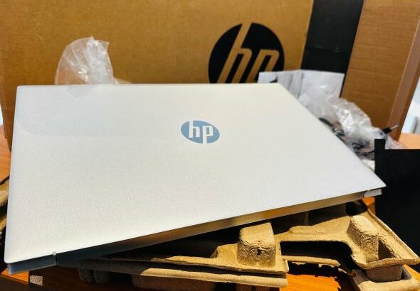 HP Pavilion 15 Touch 15.6 i5 13th 8GB RAM 512GB SSD