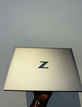 HP Zbook Firefly 16 inch G9 Mobile Workstation PC Revestimento Metálico  Limpinho Como Novo  Intel Core I5-1235U  1.30GHZ (12 CPUS) 12TH Gen( Décima S